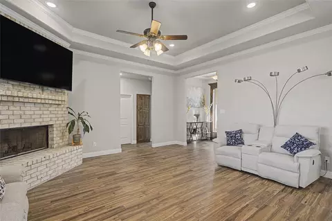 Living - 1041 Tex Ln, Springtown, TX 76082 photo 1 of 2
