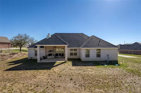 Exterior - 1041 Tex Ln, Springtown, TX 76082 photo 6 of 8