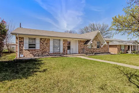 2525 Belhaven Dr, Mesquite, TX 75150