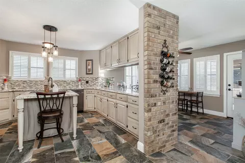 Kitchen - 3410 Juniper Ct, Rowlett, TX 75088 photo 4 of 5