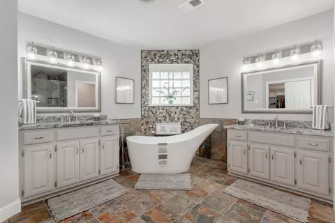 Bath - 3410 Juniper Ct, Rowlett, TX 75088 photo 5 of 5