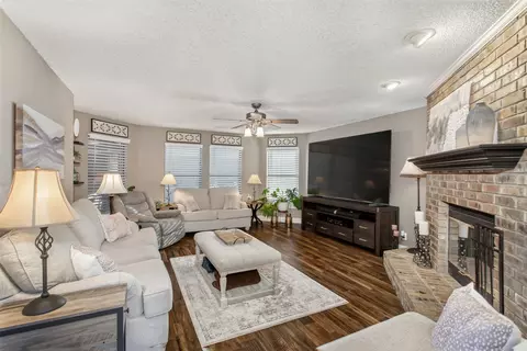 Living - 3410 Juniper Ct, Rowlett, TX 75088 photo 3 of 3