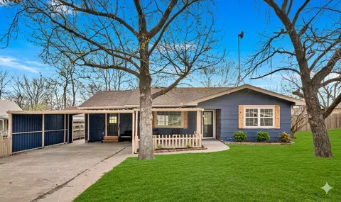 204 N 3rd St, Celeste, TX 75423