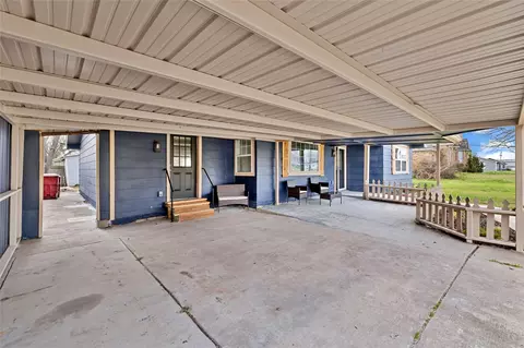 Exterior - 204 N 3rd St, Celeste, TX 75423 photo 2 of 4