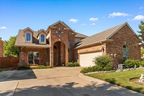 8402 Pecan Creek Dr, Arlington, TX 76001