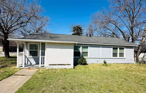4801 Stephanie Dr, Haltom City, TX 76117
