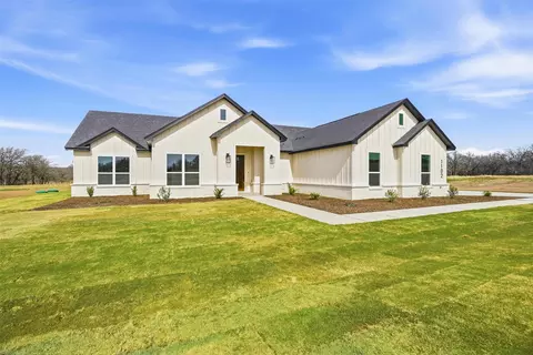 1102 Colt Rd, Springtown, TX 76082