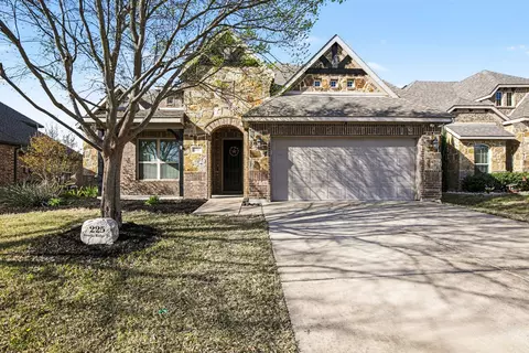 225 Hawks Ridge Trl, Burleson, TX 76028