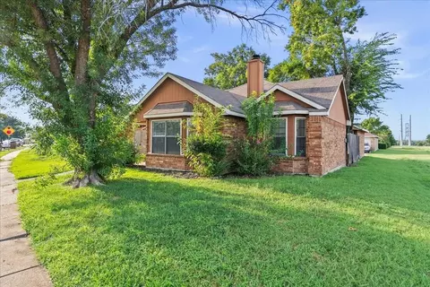 1700 Wheatfield Dr, Mesquite, TX 75149