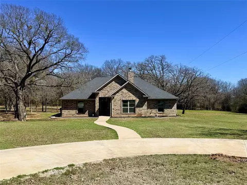 816 N College St, Bryson, TX 76427