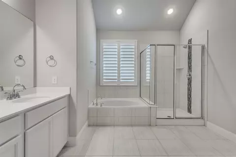 Bath - 1820 Ann St, Celina, TX 75009 photo 4 of 5