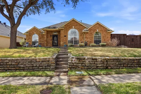 3623 Canyon Oaks Dr, Carrollton, TX 75007