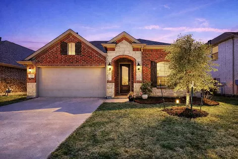 7300 Black Cherry Ln, Mckinney, TX 75071