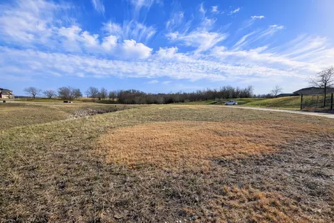3212 Koscher Dr, Grand Prairie, TX 75104