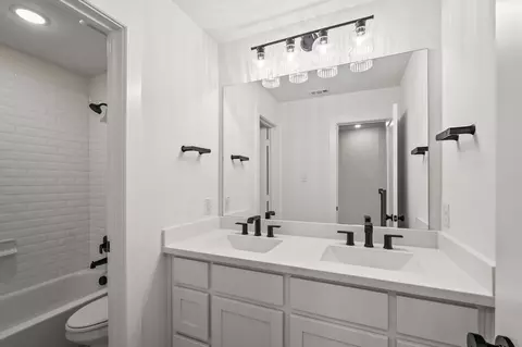 Bath - 4805 Impression Ln, Prosper, TX 75078 photo 4 of 4