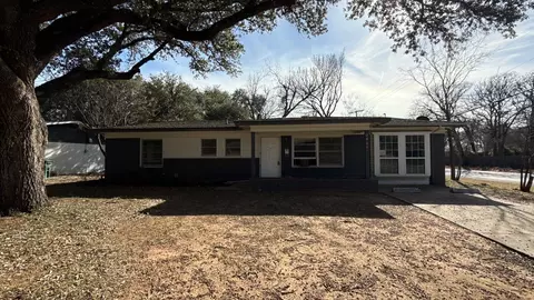 6200 Kentwood Pl, Fort Worth, TX 76112