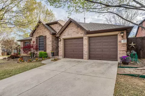 100 Barkley Dr, Hickory Creek, TX 75065