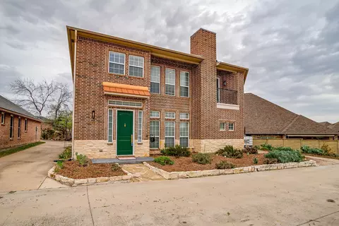 4917 Ridglea Hills Ct, Fort Worth, TX 76116