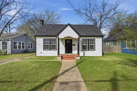 904 N Woods St, Sherman, TX 75092