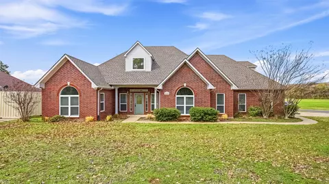 2105 W Crawford St, Denison, TX 75020
