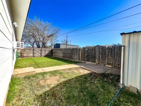 Exterior - 805 N 11th St, Haskell, TX 79521 photo 8 of 8