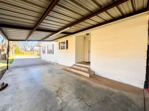 Exterior - 805 N 11th St, Haskell, TX 79521 photo 5 of 8