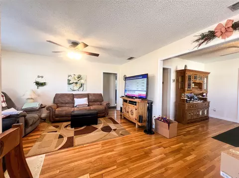 Living - 805 N 11th St, Haskell, TX 79521 photo 1 of 2