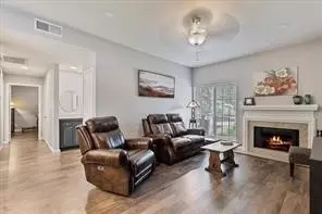 8601 Park Ln #323, Dallas, TX 75231