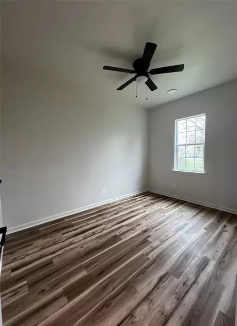 Bedroom - 309 E Pine St, Jacksboro, TX 76458 photo 1 of 4