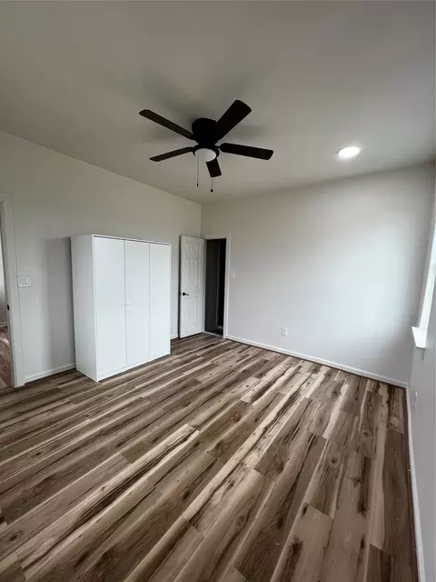 Bedroom - 309 E Pine St, Jacksboro, TX 76458 photo 2 of 4