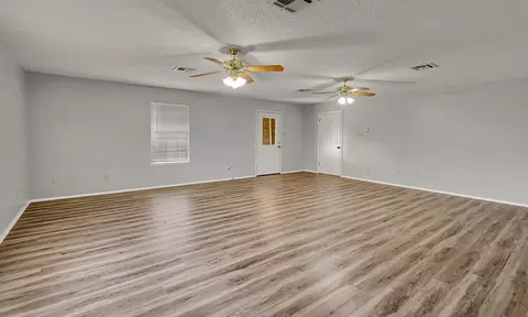 Living - 233 Thompson Cir, Lorena, TX 76655 photo 7 of 7