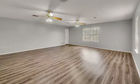 Living - 233 Thompson Cir, Lorena, TX 76655 photo 6 of 7