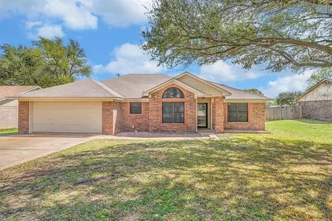 233 Thompson Cir, Lorena, TX 76655