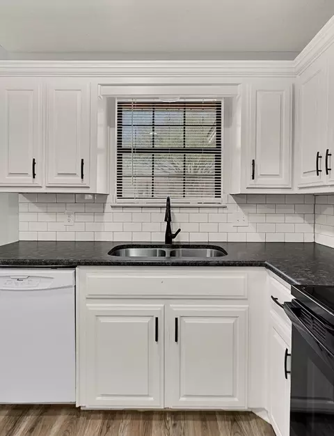 Kitchen - 233 Thompson Cir, Lorena, TX 76655 photo 4 of 4
