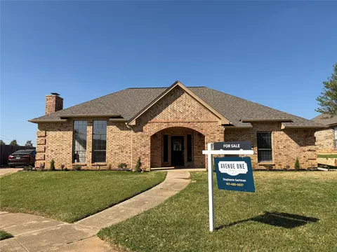 2305 Meadowlark Ln, Bedford, TX 76021