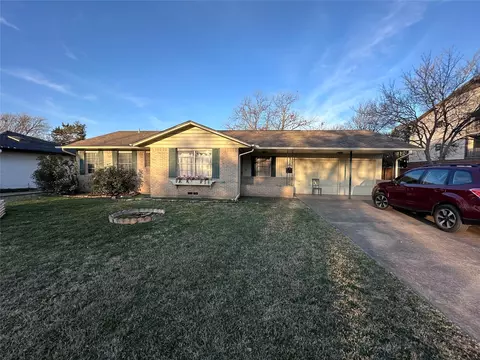 329 N Brighton Ave, Dallas, TX 75208
