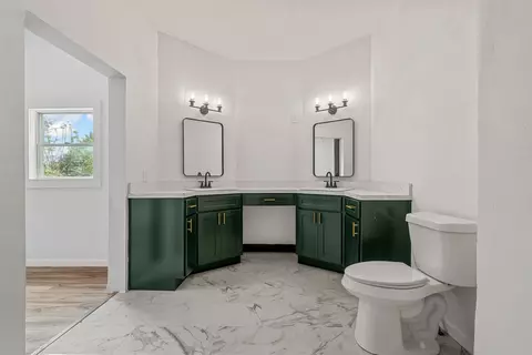 Bath - 1504 Proctor Ave, Waco, TX 76708 photo 2 of 3