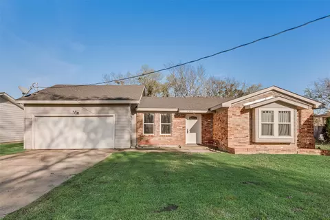 1303 S Medora St, Terrell, TX 75160