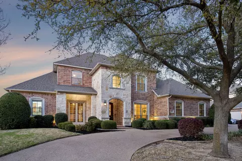 309 Black Walnut Dr, Garland, TX 75044