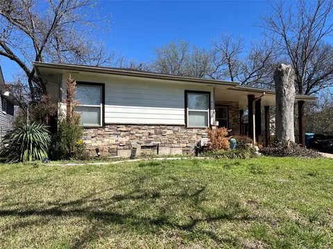 Exterior - 533 E Sears St, Denison, TX 75021 photo 4 of 8