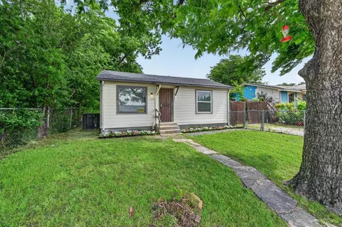 1119 E Cantey St, Fort Worth, TX 76104