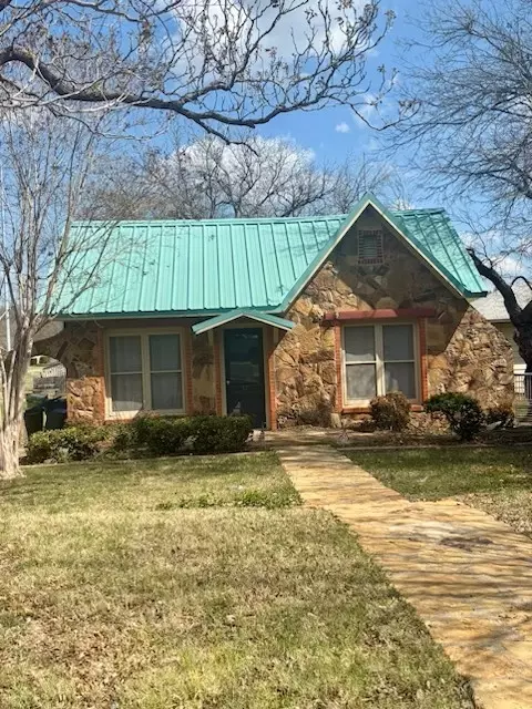57 S Pecan St, Albany, TX 76430