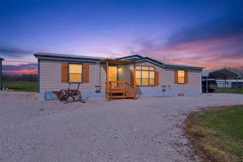 2190 Covey Cir, Sanger, TX 76266