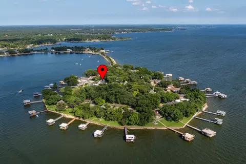 649 Enchanted Isles Dr, Mabank, TX 75156