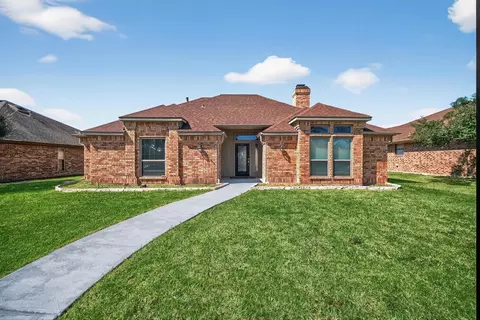 2229 Country Valley Rd, Garland, TX 75041