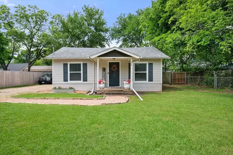 516 E Ross St, Waxahachie, TX 75165