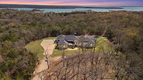 817 Bloomfield Rd, Valley View, TX 76272