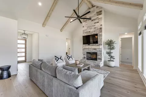 2770 Fireside Dr, Midlothian, TX 76065