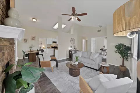 5604 Congressional Dr, Arlington, TX 76018