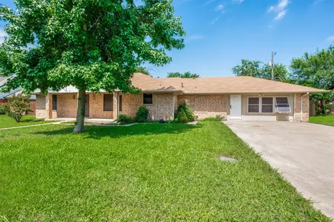 508 S Pedigo St, Pilot Point, TX 76258